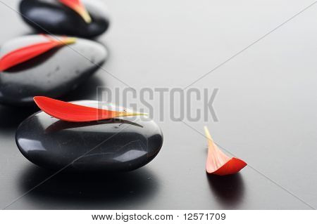 Zen Spa piedras sobre negro.Con espacio de copia