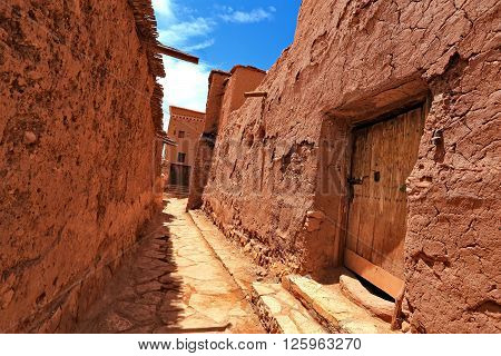 Kasbah (ksar) Ait Benhaddou is a fortified city near Ouarzazate in Morocco. Ait Benhaddou is a UNESCO World Heritage site.