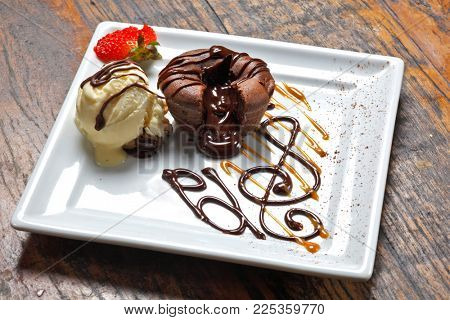 Petit gateau with ice cream