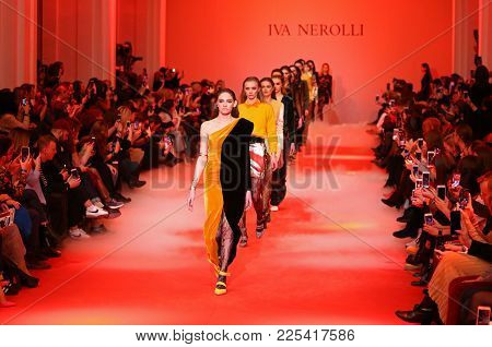 Ukrainian Fashion Week Fw18-19: Collection By Iva Nerolli