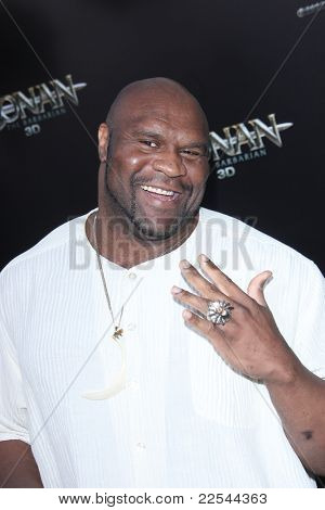 LOS ANGELES - AUG 11: Bob Sapp ankommer til uropførelse af 