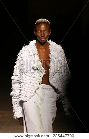 Ukrainian Fashion Week Fw18-19: Collection By Ksenia Schnaider