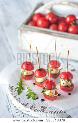 Caprese Salad Skewer Appetizers