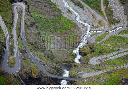 Trollstigen in Norvegia