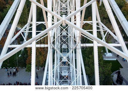 Rostov-on-don, Russia - Circa October 2016: The One Sky Ferris Wheel In Rostov-on-don, Popular Touri