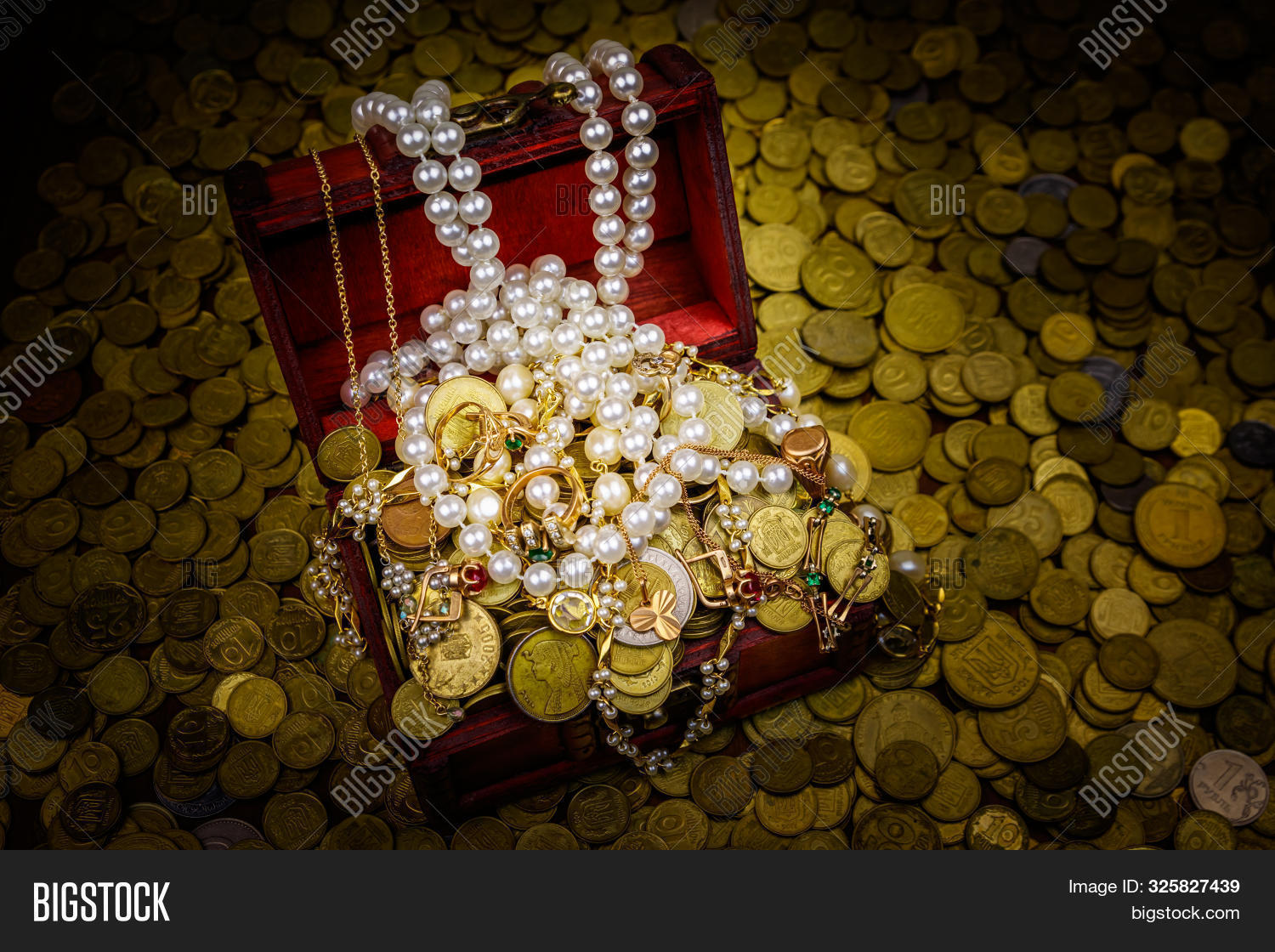 Vintage Treasure Chest Image & Photo (Free Trial) Bigstock