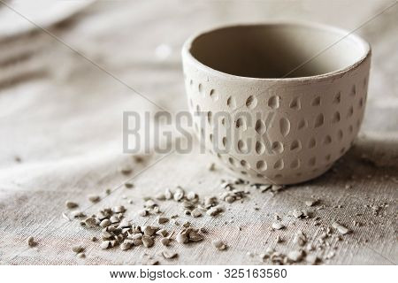 Clay Products Bowl. Shaped Method For Making Clay Dishes.