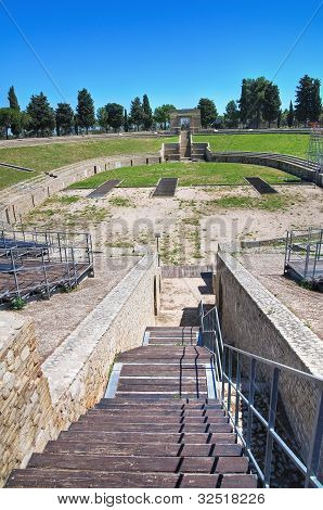 Amfiteátr Lucera. Puglia. Itálie.