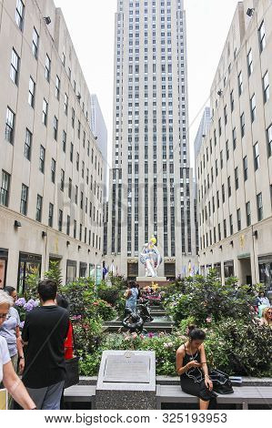 New York, Usa; June 23, 2017; Rockfeller Center Visited By Tourists During The Summer
