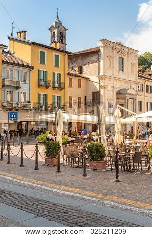 View Of Central Square - Piazza Del Popolo In Center Of Arona, Located On The Shore Of Lake Maggiore