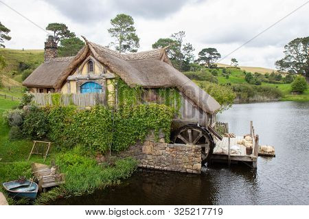 2017, May 2nd, Hobbiton Movie Set In Matamata, New Zealand - Green Dragon Inn