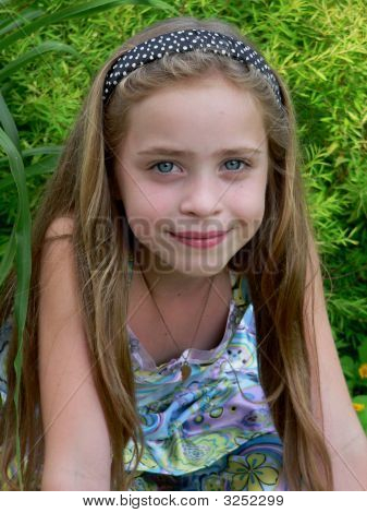 Vrij jong meisje In Sundress 2
