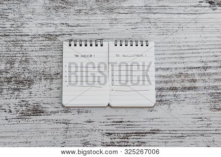 Minimalism And Tidying Up, Mini Notepads With To Keep And To Declutter Lists