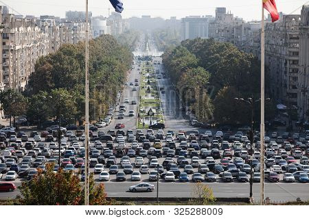 Bucharest, Romania - October 1, 2019: Car Traffic And A Big Parking Lot In Piata Constitutiei (const
