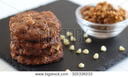 Chocolate Biscuit Ecipe With White Chocolate And Walnuts