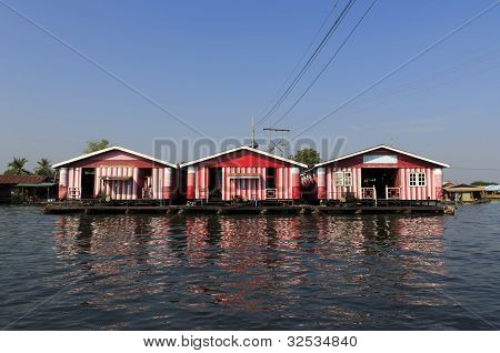 Flytande hus