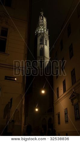 Vienna Churh w powierzchni pierścienia