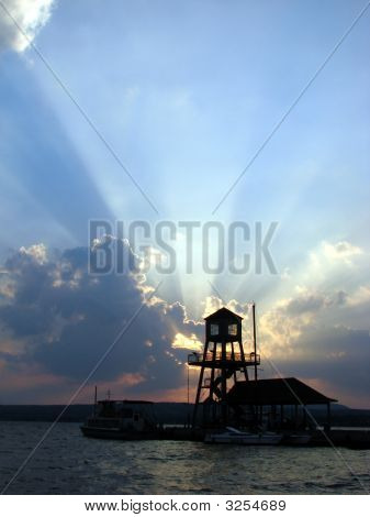 Západ slunce na hrázi