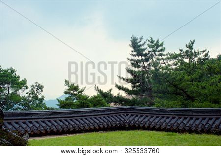 Rooftop In Temple On Mountain In Seoul