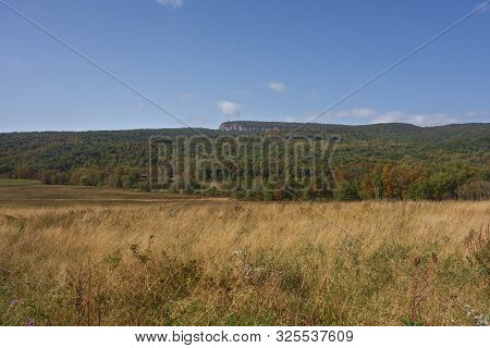 The Shawangunk Mountains In Ulster County, New York In The Catskill Mountains In Early Autumn.
