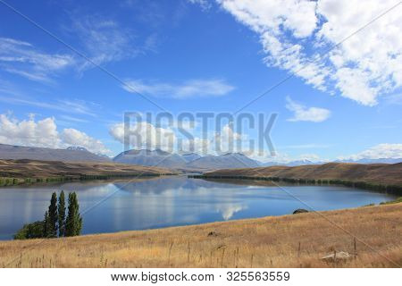 lake alexandrina on a beautiful morning on a sunny morning