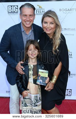 LOS ANGELES - SEP 27:  Kurt Mikinski, Brinkley Miklinski, Lauren Jolliffe at the 2019 Catalina Film Festival - Friday at the Catalina Bay on September 27, 2019 in Avalon, CA