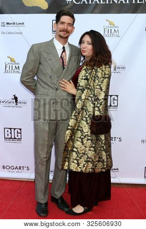 LOS ANGELES - SEP 28:  Idan Menin, Laura Menin at the 2019 Catalina Film Festival - Saturday at the Catalina Bay on September 28, 2019 in Avalon, CA
