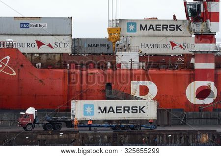 Crane Unloaded Container Cargo Ship Sevmorput - Nuclear-powered Icebreaker Lighter Aboard Ship Carri