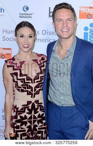 LOS ANGELES - SEP 28:  Kelsey Porter, Scott Porter at the 5th Annual FreezeHD Gala at the Avalon Hollywood on September 28, 2019 in Los Angeles, CA