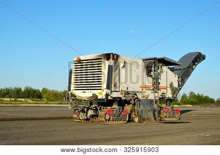 Cold Milling Machines Are Used For The Quick, Highly Efficient Removal Of Asphalt And Concrete Pavem