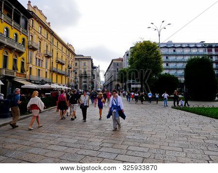 28 September 2019-como-italy-view Of Piazza Cavour A Como