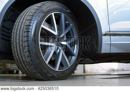 Moscow Russia - June 2021: Alloy Wheels On The Volkswagen Touareg. The Wheel Is Slightly Turned And 