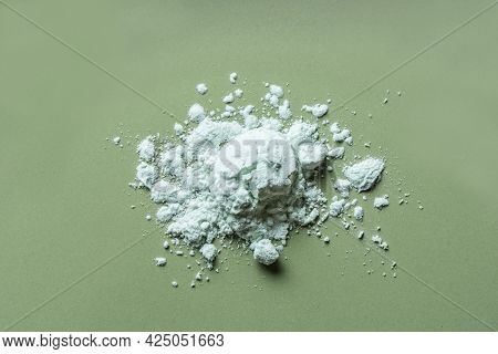 Alginate Mask Powder Or Green Cosmetic Clay Bentonite Powder, Dry Body Wrap Sample Texture On Green 