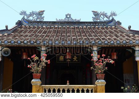 Hoi An, Vietnam, May 23, 2021: Roof Of The Van Thanh Mieu Cam Pho Temple In Hoi An, Vietnam