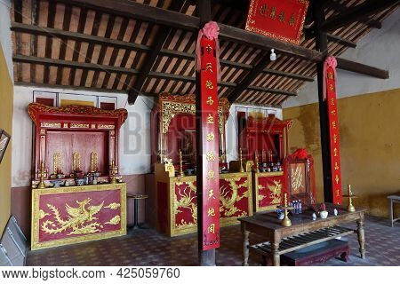 Hoi An, Vietnam, May 23, 2021: Left Side View Of The Main Hall Of The Van Thanh Mieu Cam Pho Temple 