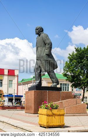 Belarus, Postavy - 09 June, 2021: Monument To Lenin Against The Blue Sky Close Up