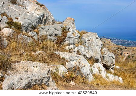 Kiven Acrocorinth-kukkulalla