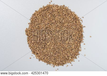 Top View Herb Difuzi Or Kochiae Fructus Or Belvedere Fruit