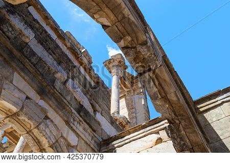 Ephesus, Turkey - June 4, 2021: This Is A Fragment Of The Ruins Of The Gate Of Mazei And Mithridates