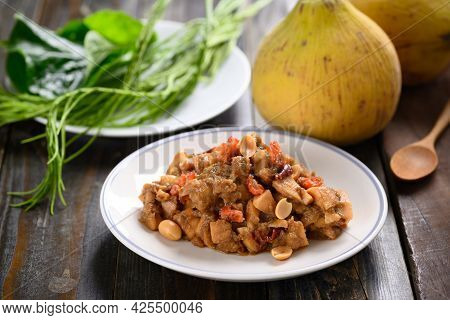 Thai Food (tum Kraton), Spicy Santol Salad With Dry Shrimp And Peanut, Local Thai Food