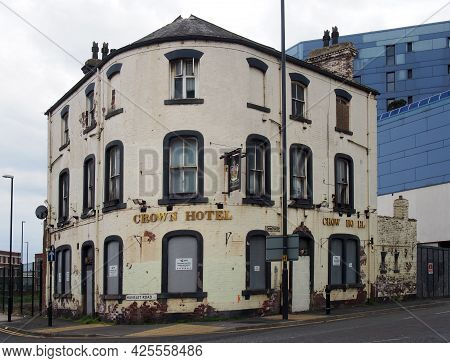 Leeds, West Yorkshire - 17 June 2021: The Derelict Crown Hotel Soon To Be Redeveloped As Part Of The