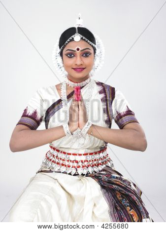 인도 출신의 여성 Odissi 댄서