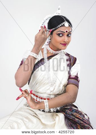 인도 출신의 여성 Odissi 댄서