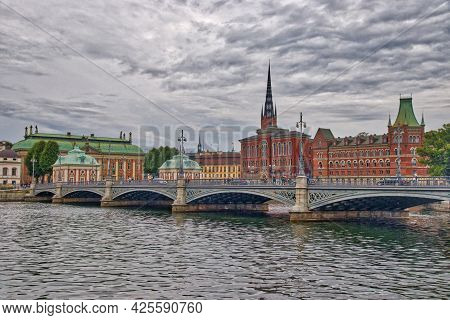 Stockholm City Skyline In Sweden. Riddarholmen Island Waterfront With Vasa Bridge (vasabron).