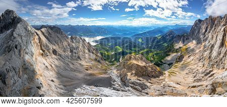 Panorama Shot From Skywalk, Or Hunerkogel, In The Hoher Dachstein Area. Broad And Vast Alpine Scener