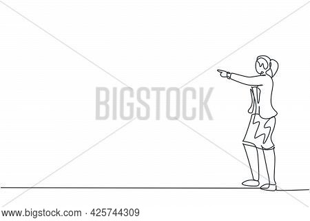 Single Continuous Line Drawing Of Young Female Manager Pointing Finger To Manage Her Employee. Profe