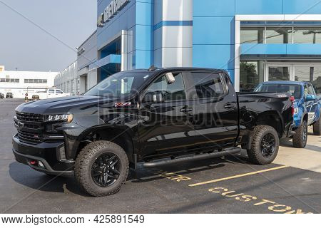 Cincinnati - Circa July 2021: Chevrolet Silverado 1500 Display. Chevy Is A Division Of Gm And Offers