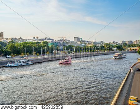 Moscow. Russia. June 26, 2021. A View Of The Moscow River From The Patriarchs Bridge In The Historic