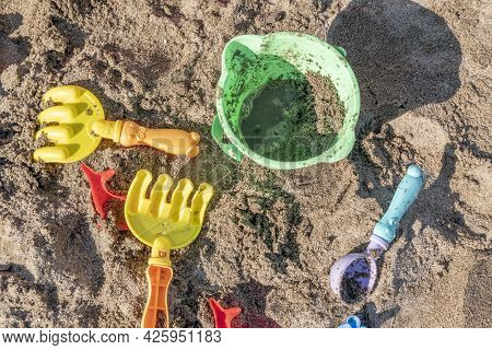 Summer Building Tools On A Beach Play Kids