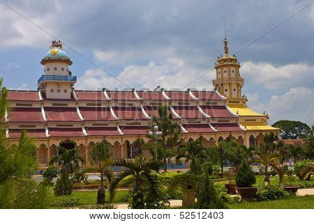 Cao Dai Temple